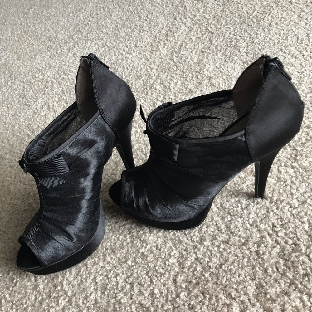 Vera Wang High Heels